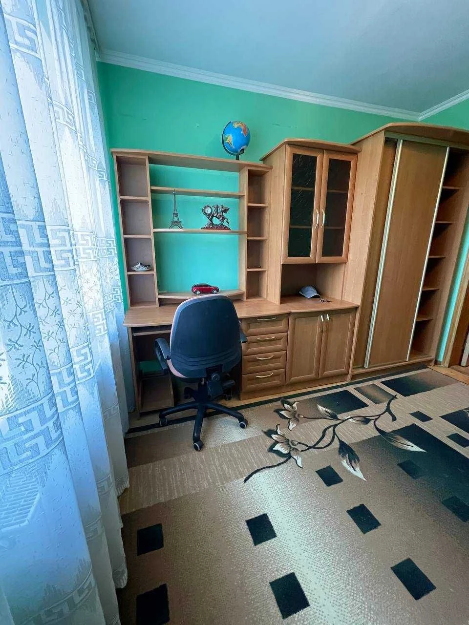 3к квартира з гаражем  в центрі. Постанови, ваучери.