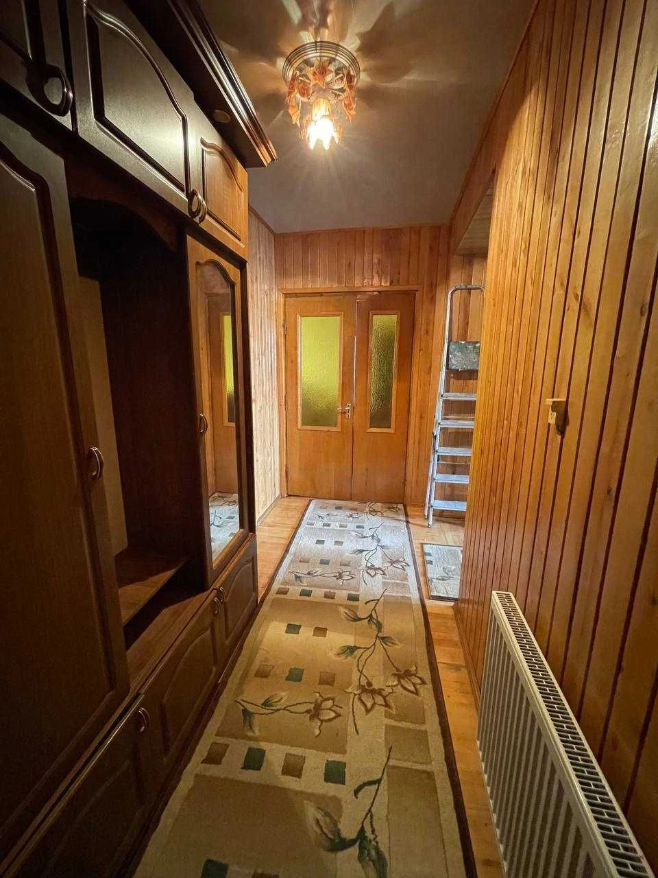 3к квартира з гаражем  в центрі. Постанови, ваучери.