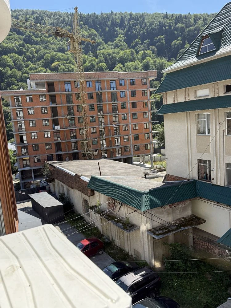 Продам 1 к квартиру в центрі Яремче