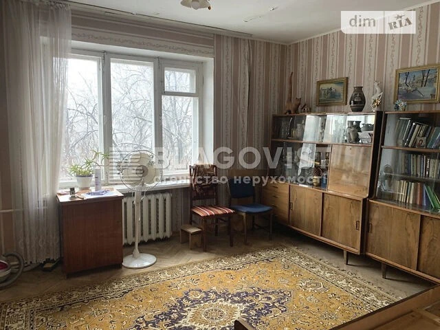 Sale of 3-room apartment 90 sq. m. on Lesi Ukrainky Square 24 • ID 347