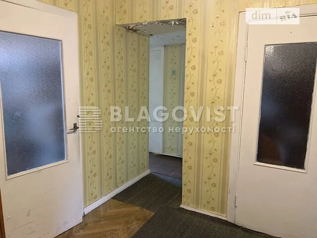 Sale of 3-room apartment 90 sq. m. on Lesi Ukrainky Square 24 • ID 347