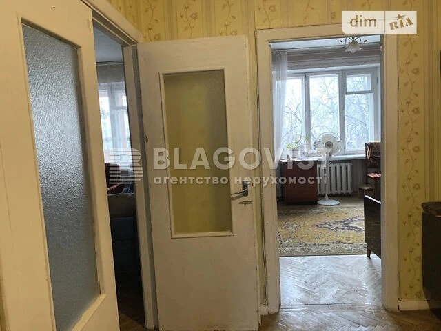 Sale of 3-room apartment 90 sq. m. on Lesi Ukrainky Square 24 • ID 347