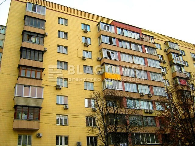 Sale of 3-room apartment 90 sq. m. on Lesi Ukrainky Square 24 • ID 347