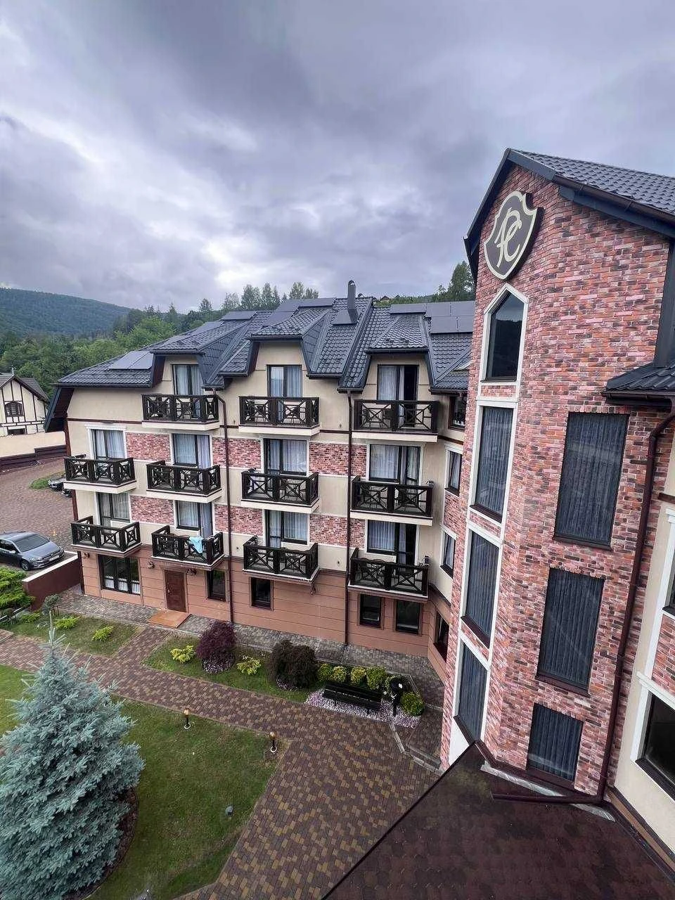 Апартаменти в преміум Клаб Яремче (Hotel&Restaurant "Premium