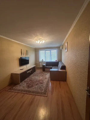 Продаж 2-кімнатної квартири в центрі