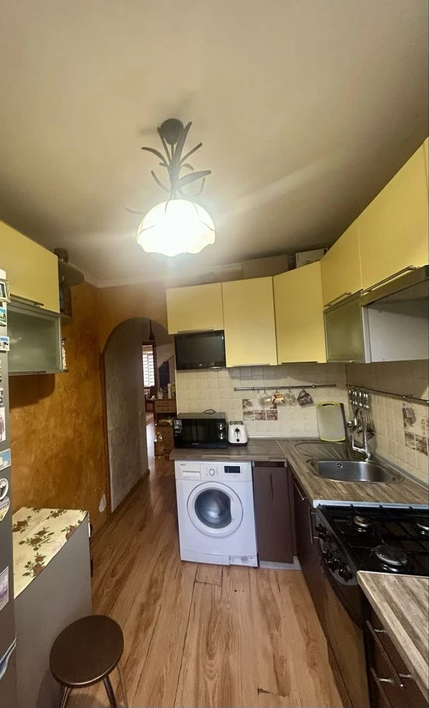 Продаж 2-кімнатної квартири в центрі