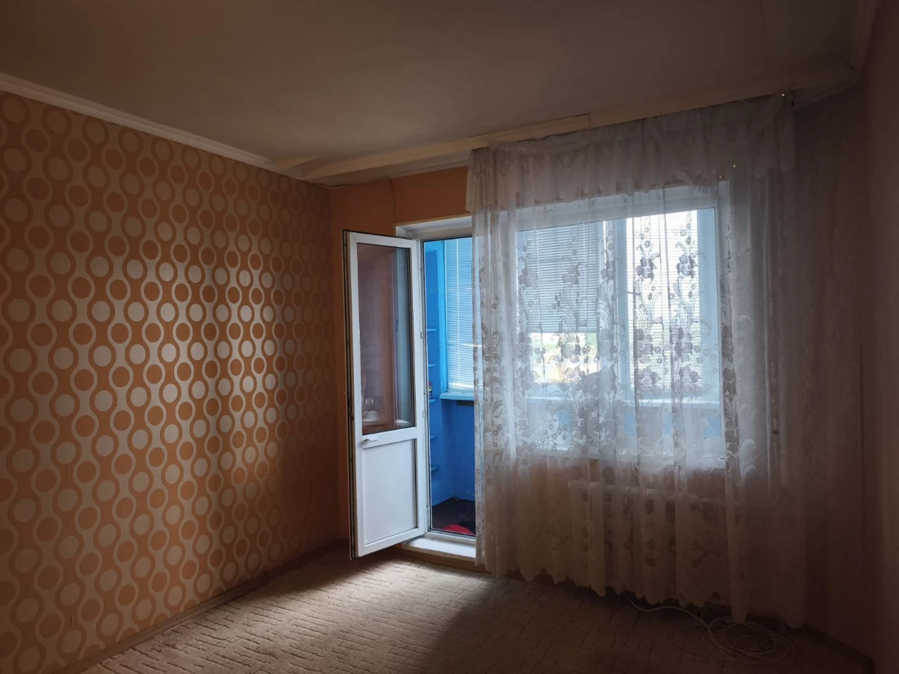 Продаж 1 кімнатної  Стуса