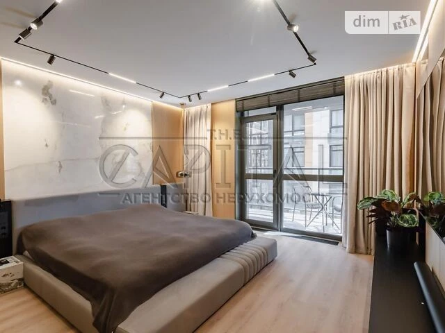 Sale of 3-room apartment 118.7 sq. m. on Predslavynska Street 42 • I