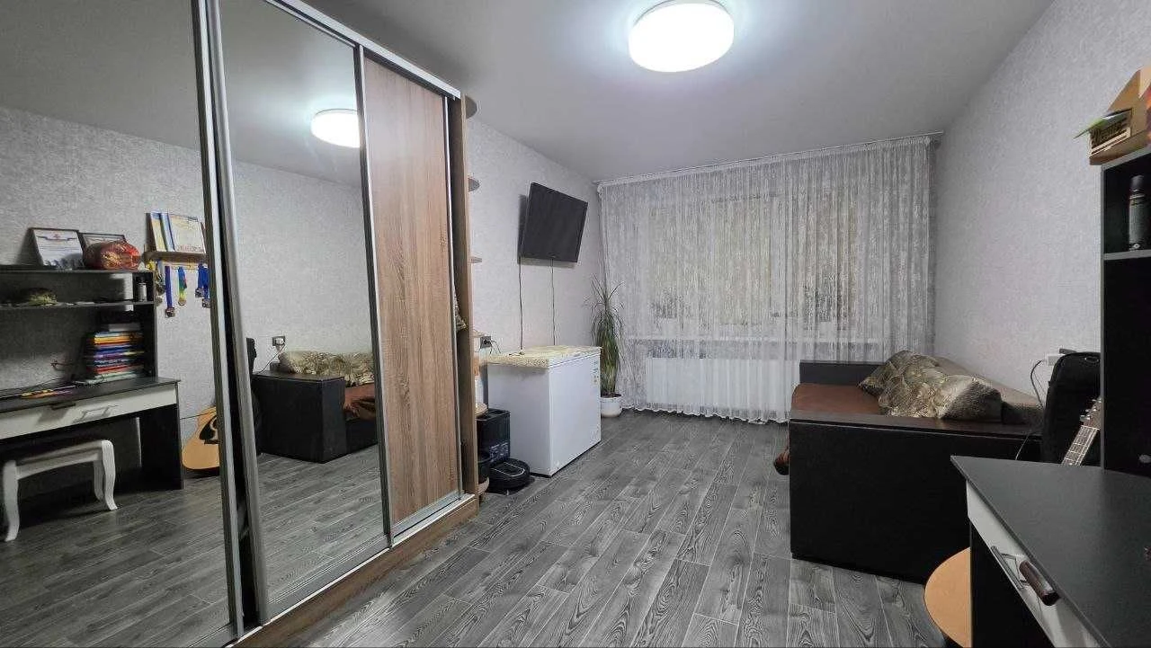 Продаж 3х  кімнатної квартири на про-ті Незалежності ! Працю