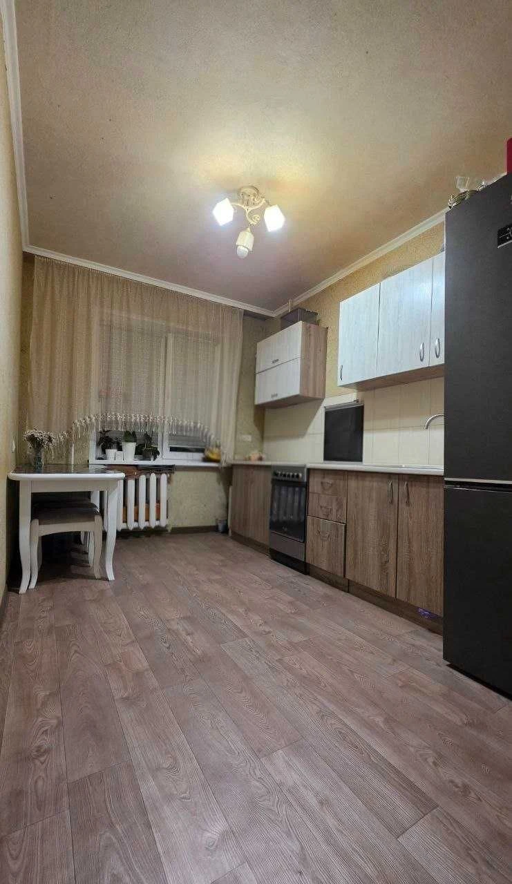 Продаж 3х  кімнатної квартири на про-ті Незалежності ! Працю