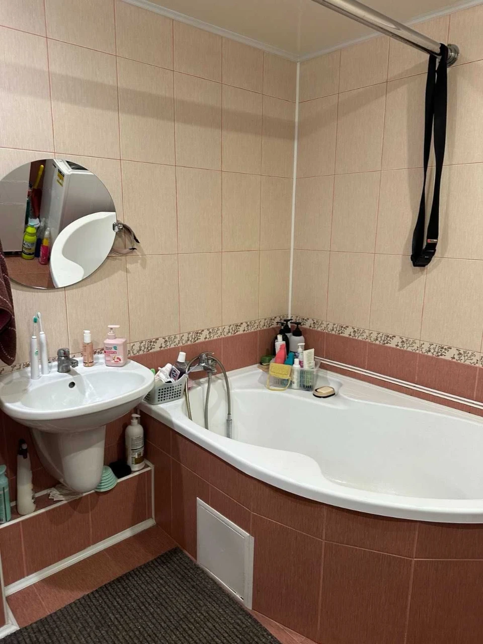 For Sale, Spacious 3-Bedroom Apartment in the City Center