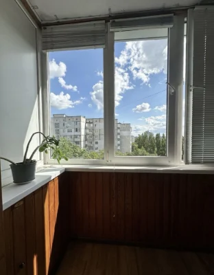 Продається 1-кімнатна квартира на вулиці Героїв Крут