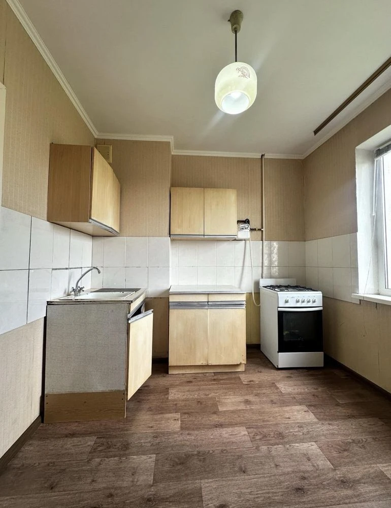 Продається 1-кімнатна квартира на вулиці Героїв Крут