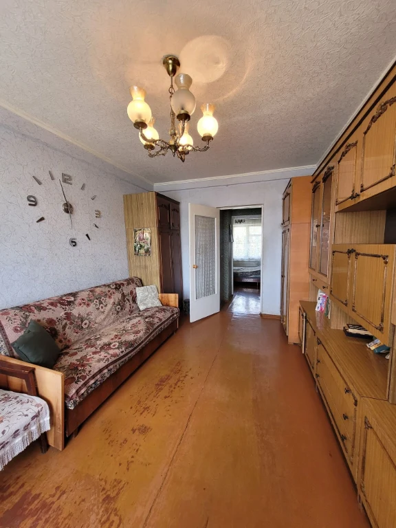 For Sale: 3-room apartment, Levnevsky Street