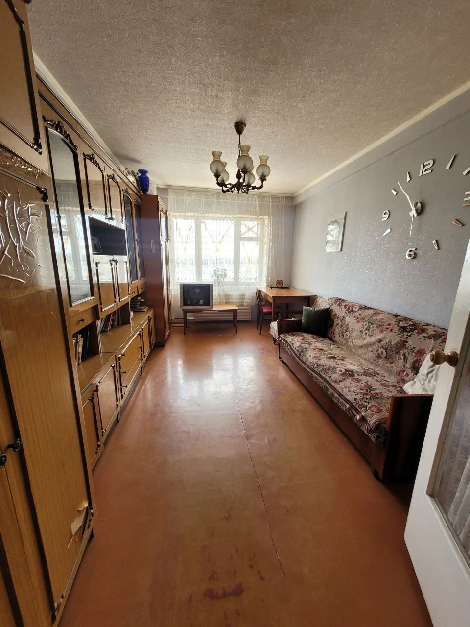 For Sale: 3-room apartment, Levnevsky Street