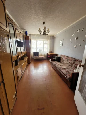For Sale: 3-room apartment, Levnevsky Street