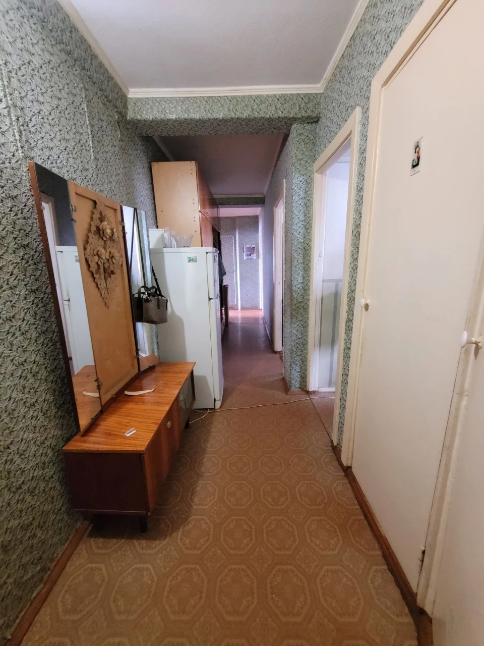 For Sale: 3-room apartment, Levnevsky Street