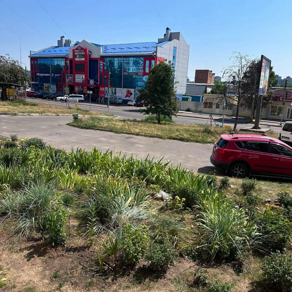 Sale of a 3-room apartment. Ideal for commercial use