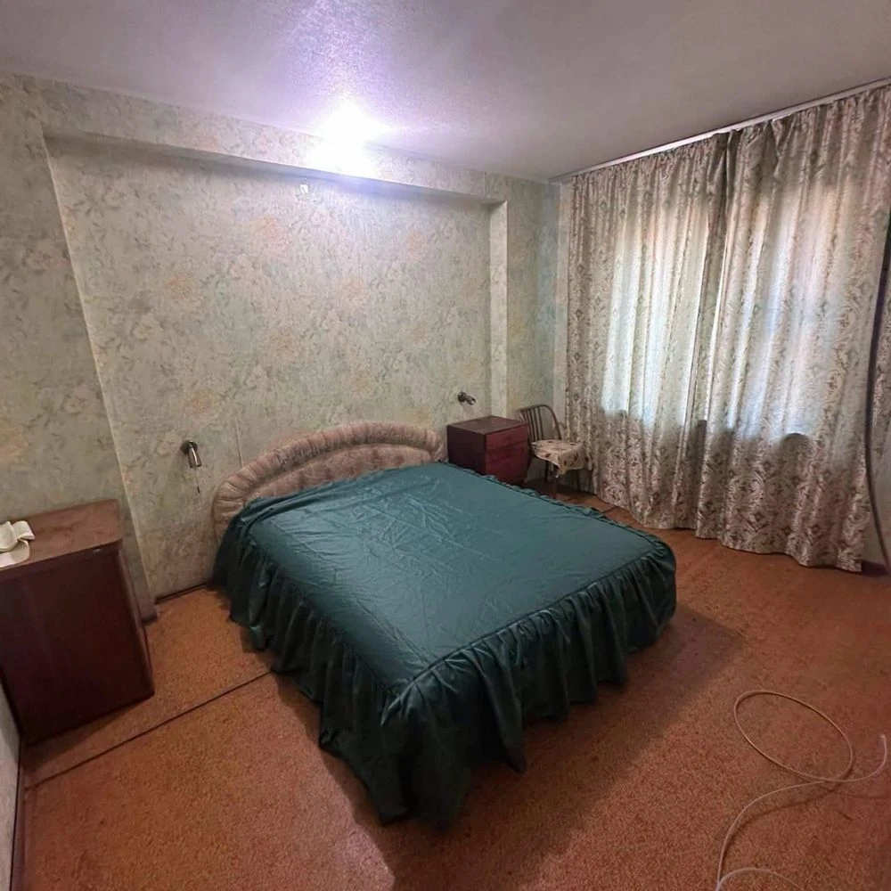 Sale of a 3-room apartment. Ideal for commercial use