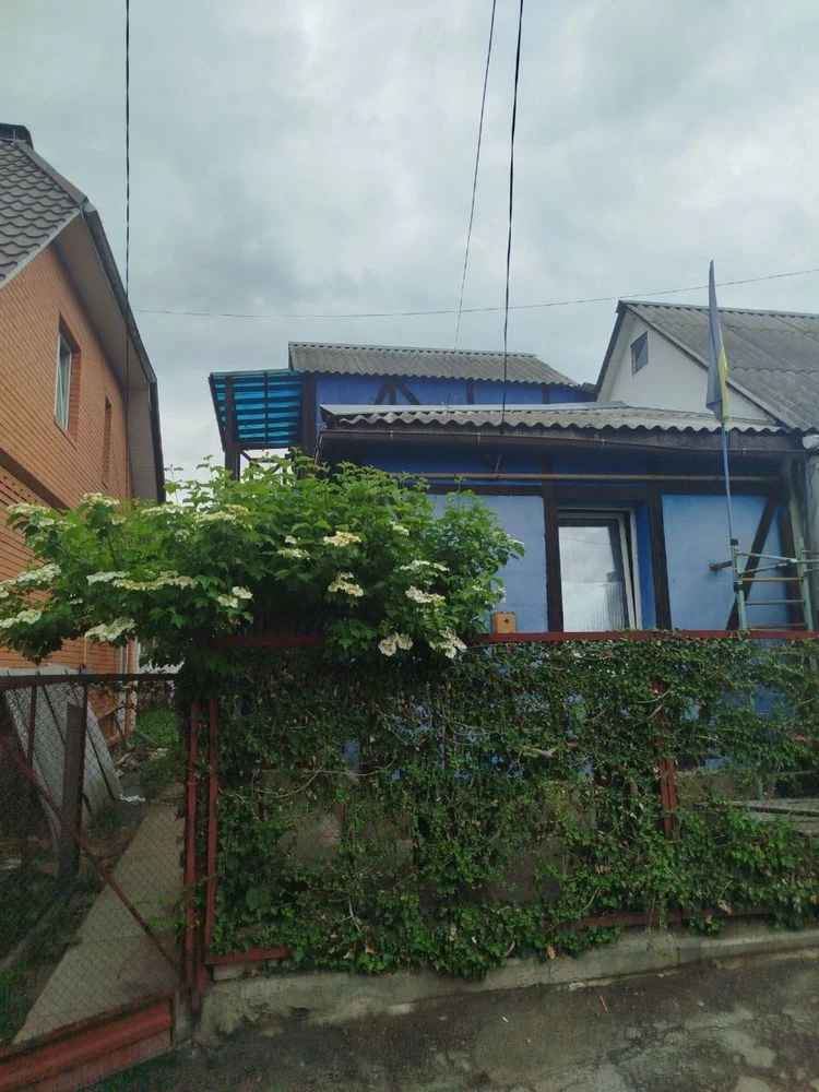 FOR SALE. Two-story apartment