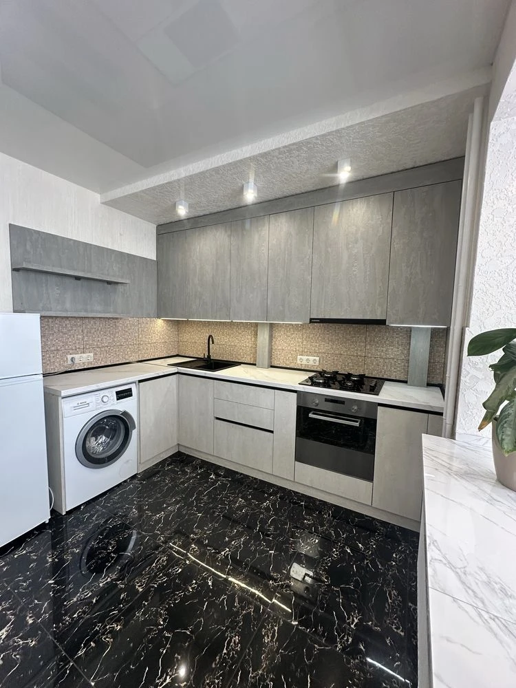 For Sale: 2-bedroom apartment at Nezalezhnosti 58