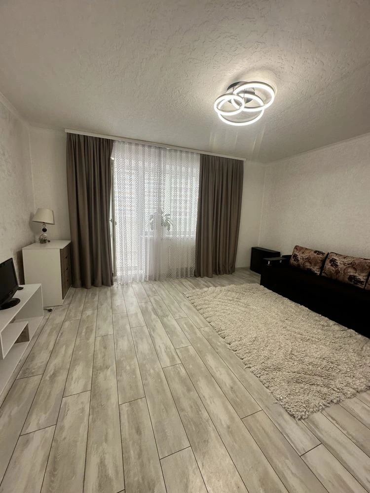 For Sale: 2-bedroom apartment at Nezalezhnosti 58