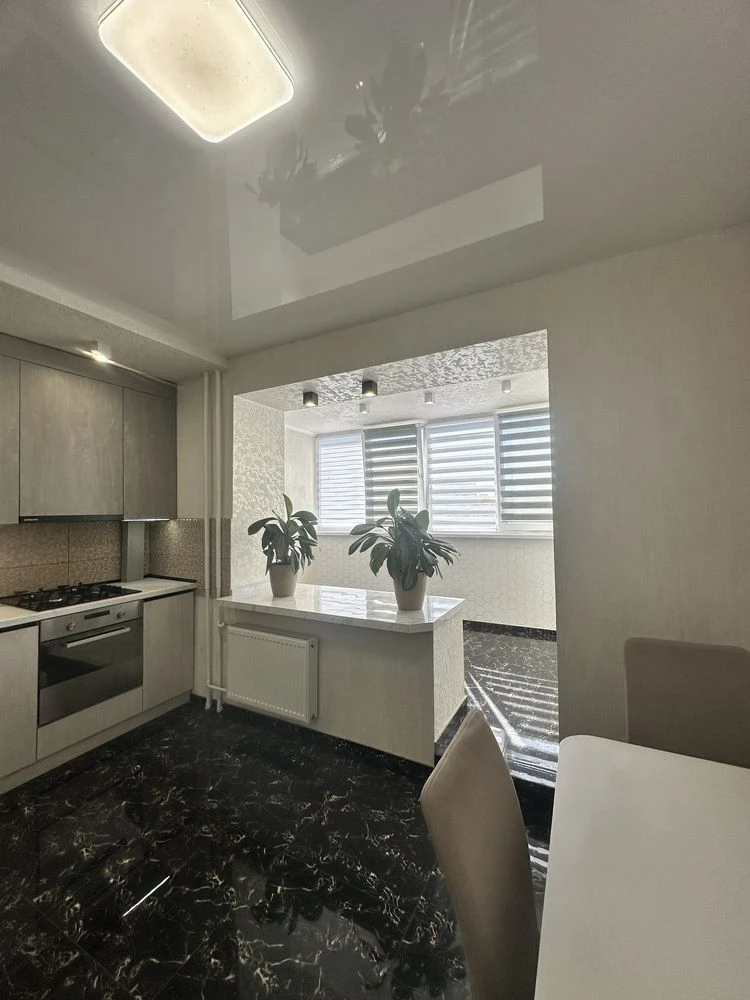 For Sale: 2-bedroom apartment at Nezalezhnosti 58