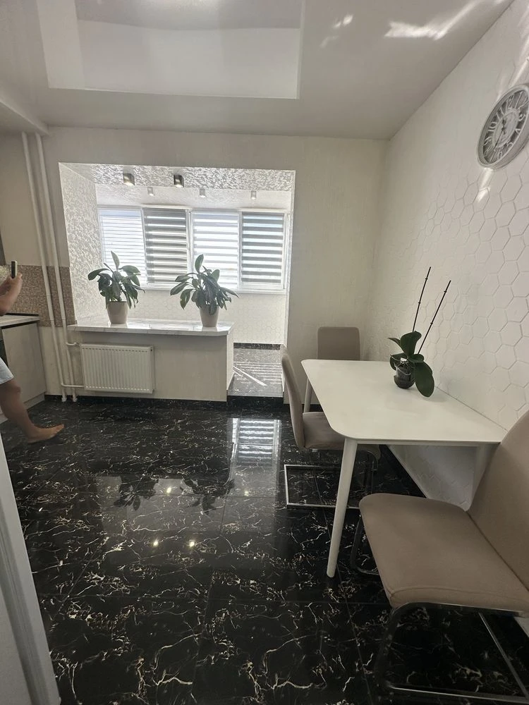 For Sale: 2-bedroom apartment at Nezalezhnosti 58