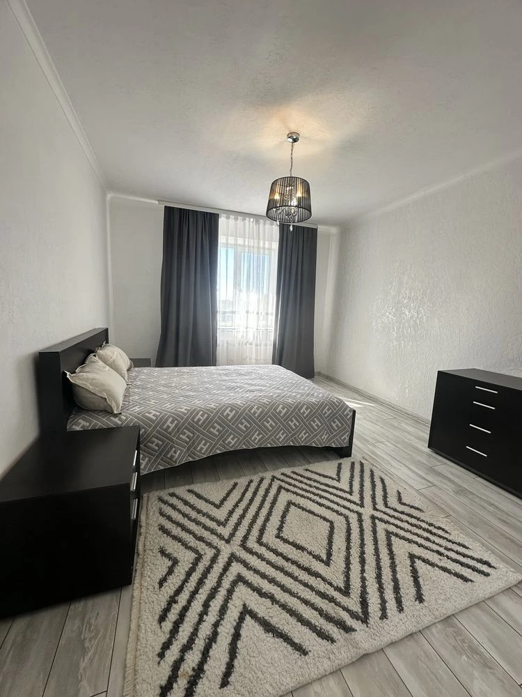 For Sale: 2-bedroom apartment at Nezalezhnosti 58