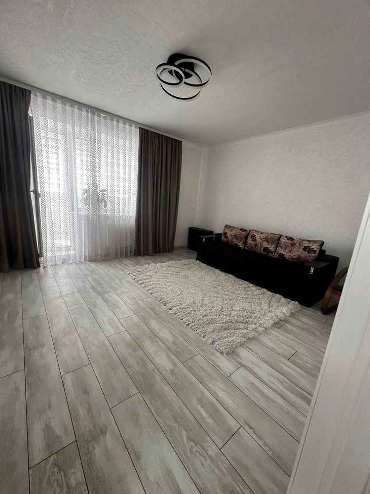 For Sale: 2-bedroom apartment at Nezalezhnosti 58