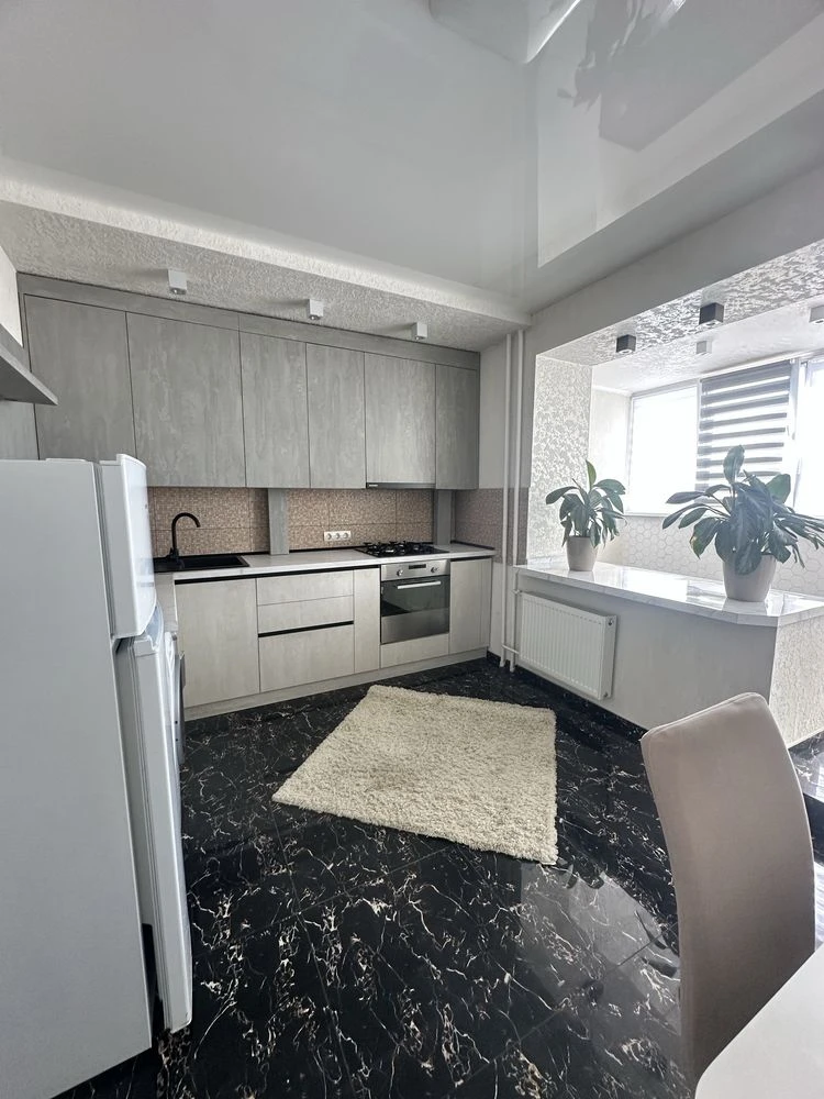 For Sale: 2-bedroom apartment at Nezalezhnosti 58