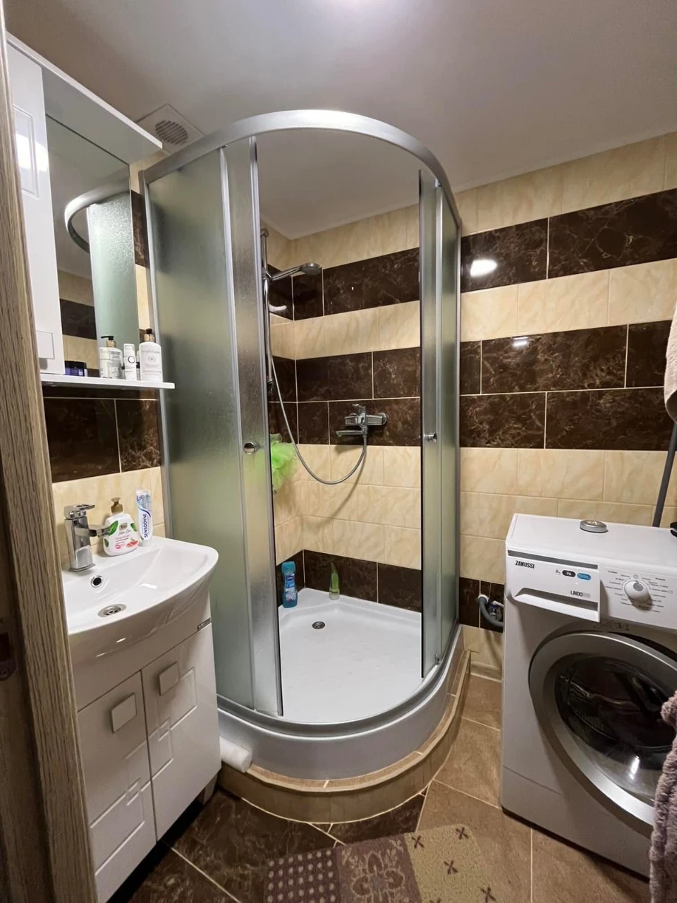 For sale, a wonderful 2-bedroom apartment in a pleasant area of Bila Tsia