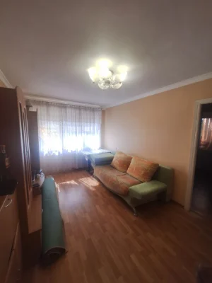 Продам двукімнатну  квартиру