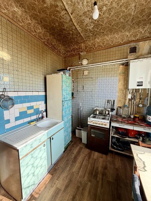 Собственник! Продам 2к сталинку 49,3 м². 12 квартал, возле Т