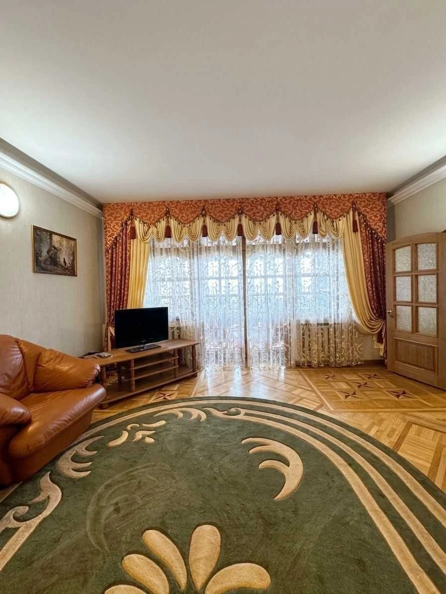 Продам трикімнатну квартиру в м.Біла Церква, Київської обл