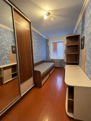 Продається 2-кімнатна квартира в Гайку!