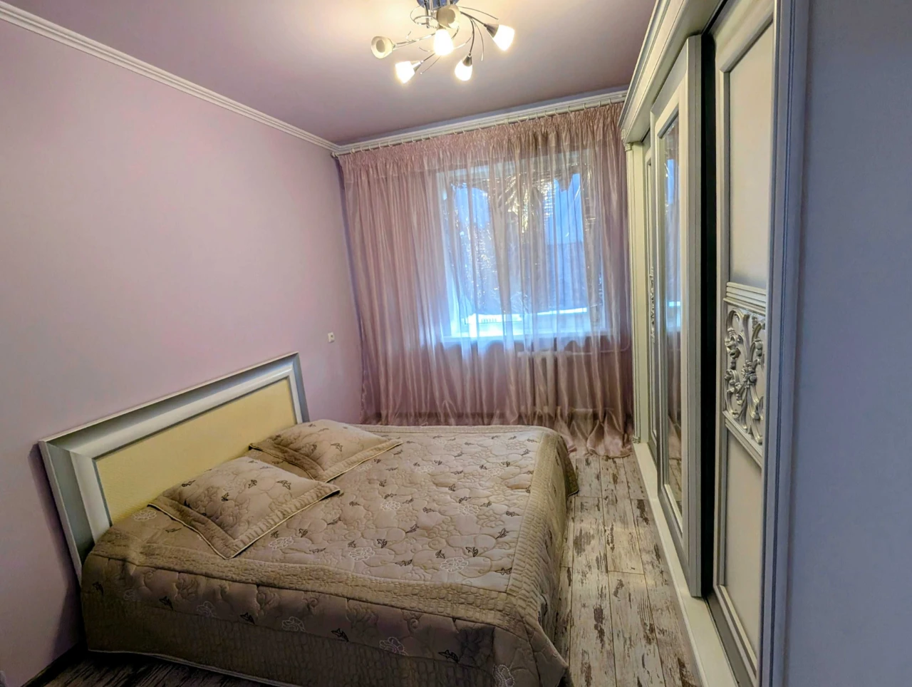 Продаж 2-кімнатній квартири з ремонтом на ДНС, вул. Зелена