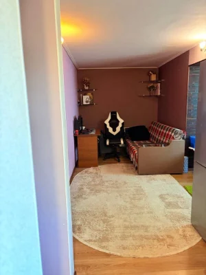 For Sale: 2-Bedroom Apartment on Pionerskaya Street