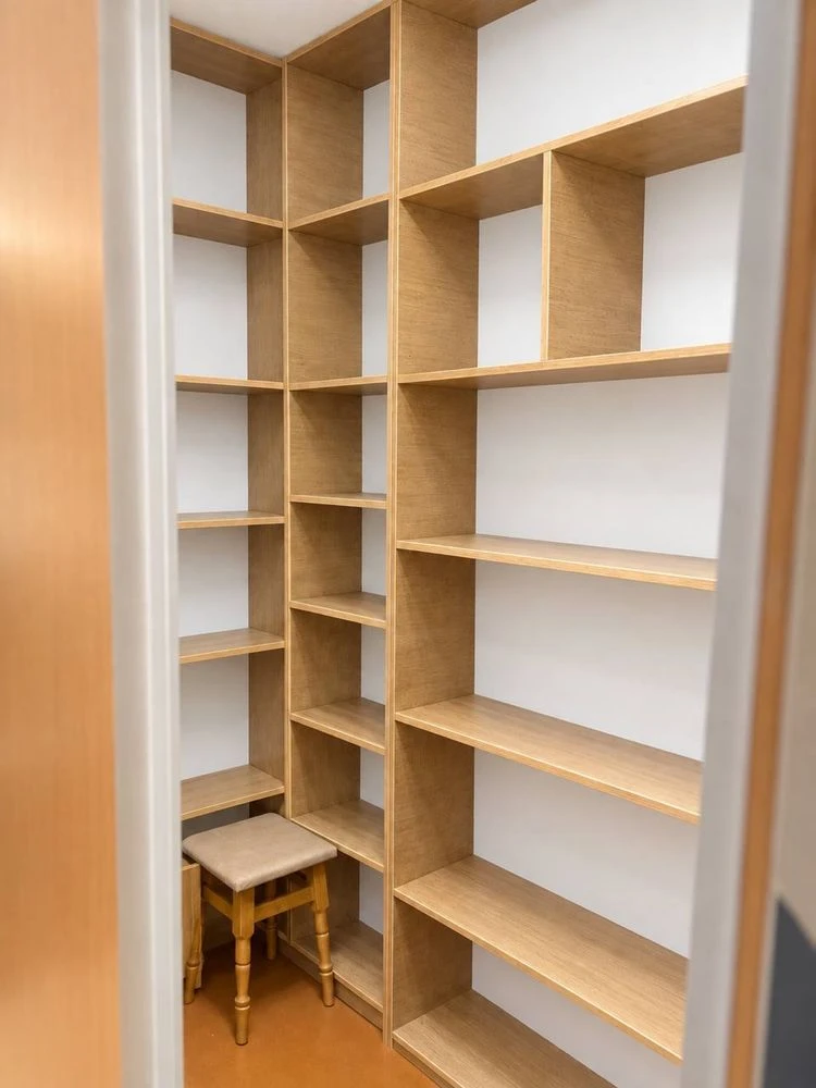 For Sale: 2-Bedroom Apartment on Pionerskaya Street