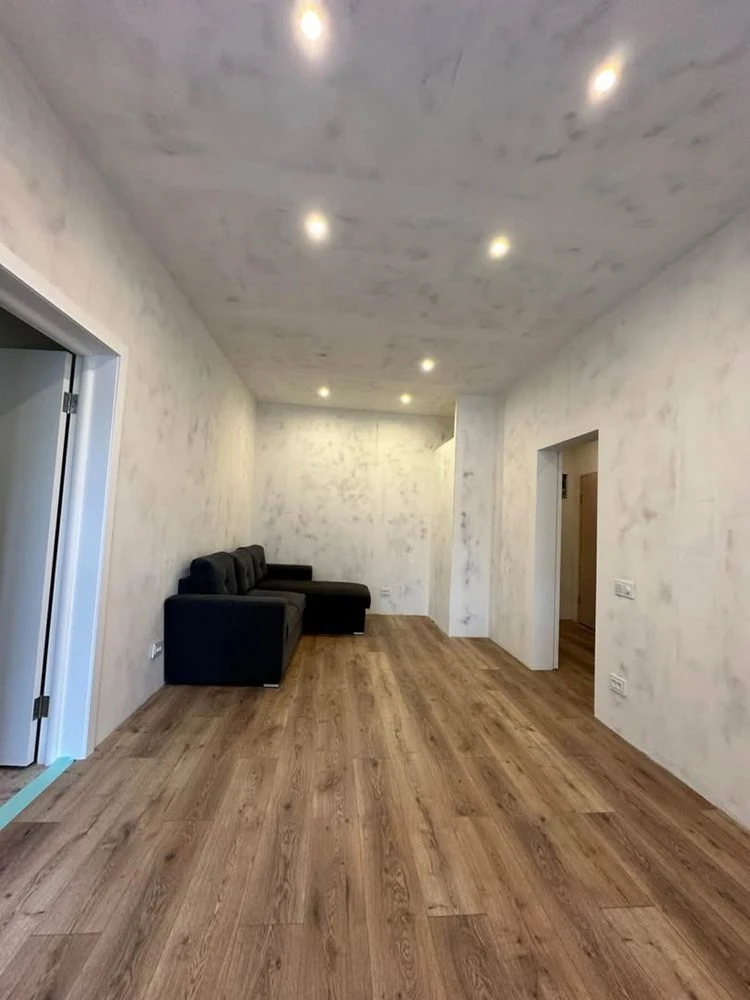 Продаж 2 кімнатної квартири ДНС Критий ринок