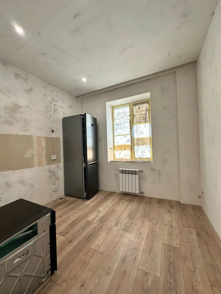 Продаж 2 кімнатної квартири ДНС Критий ринок