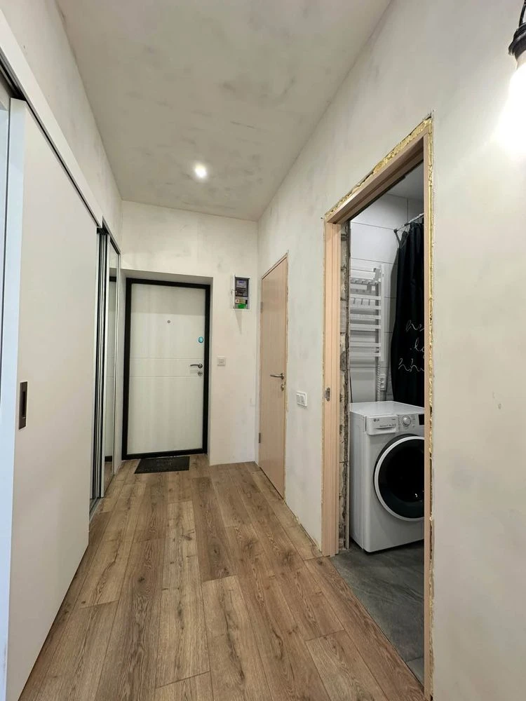 Продаж 2 кімнатної квартири ДНС Критий ринок