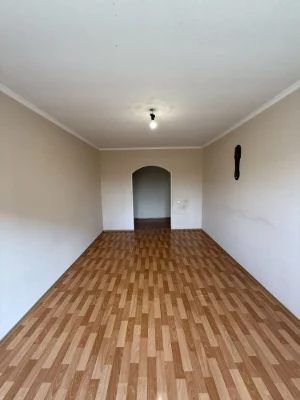For Sale: 3-room apartment on Шевchenko Street. Working with state programs.