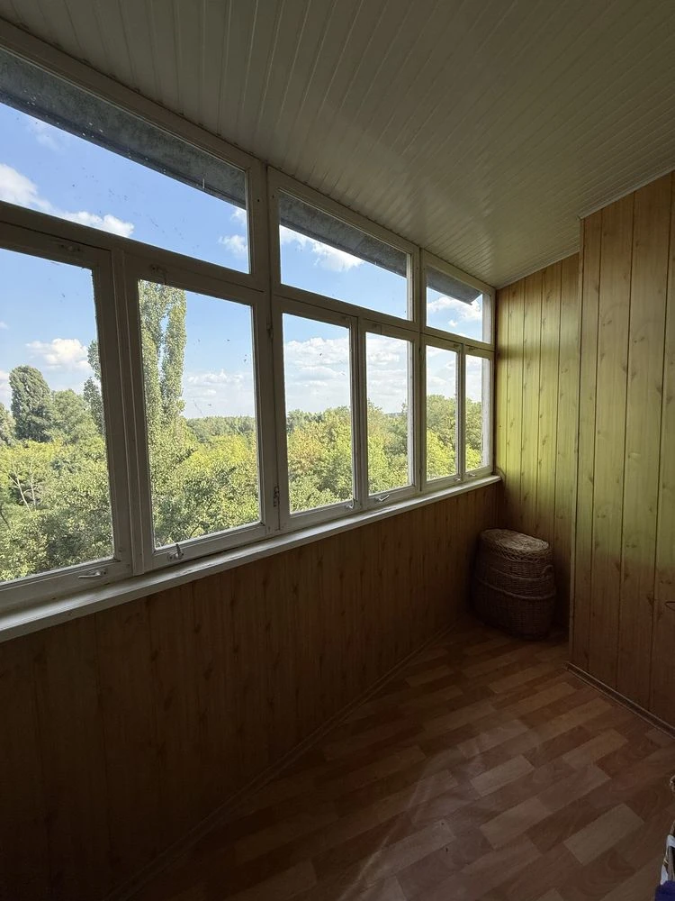 For Sale: 3-room apartment on Шевchenko Street. Working with state programs.