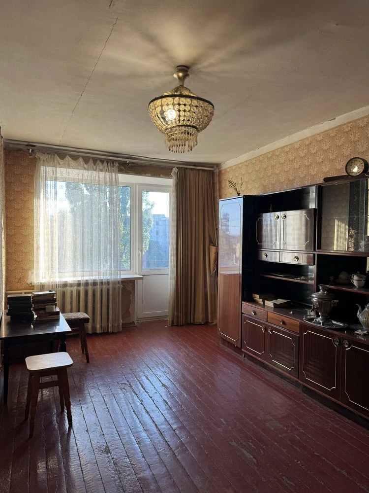 Продам 2-х кім квартиру, Критий ринок