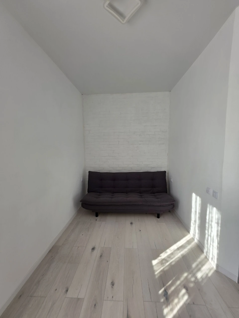 Apartment for Sale in Full Furnished Condition with 2 Garages