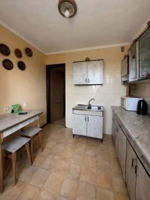For Sale: 3-room apartment on Poleva Street