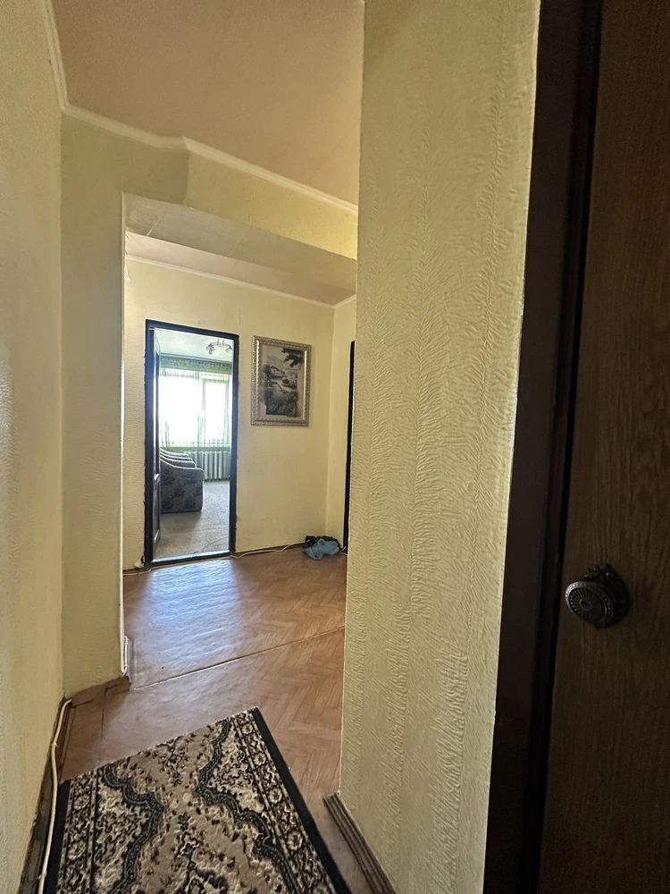 For Sale: 3-room apartment on Poleva Street