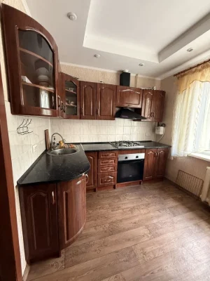 Продается 3-комнатная квартира, Таращанский массив
