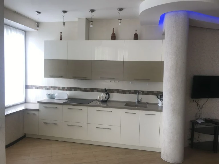 ‼️ПРОДАМ 3 кімнатну квартиру в ЦЕНТРІ МІСТА‼️